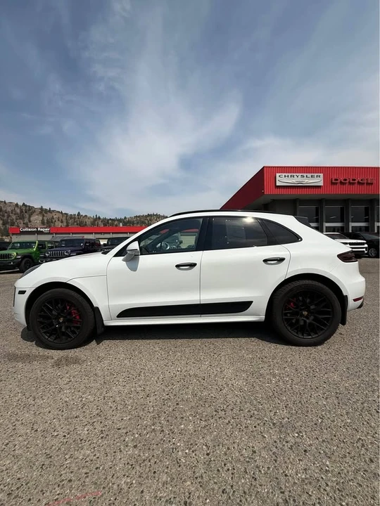 2017 Porsche Macan - Image 3 of 11