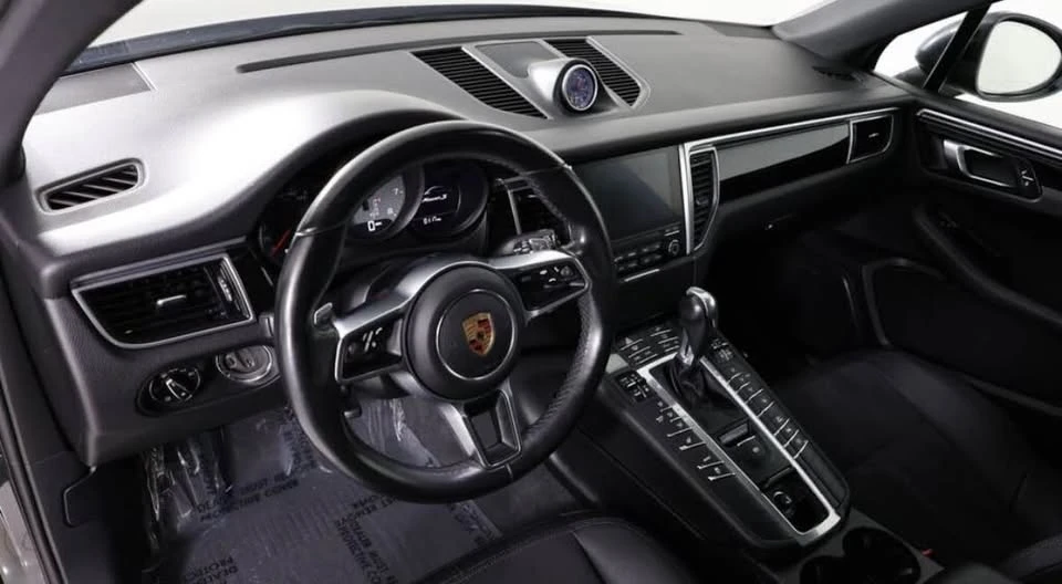 2017 Porsche Macan - Image 3 of 10