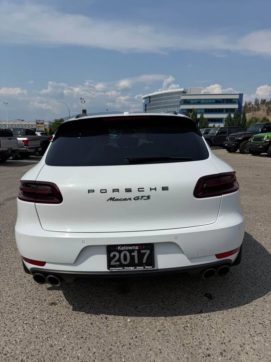 2017 Porsche Macan - Image 4 of 11
