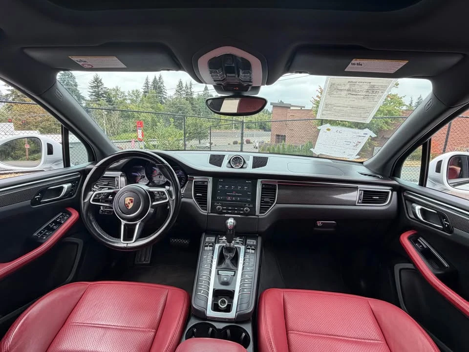 2017 Porsche Macan - Image 14 of 19