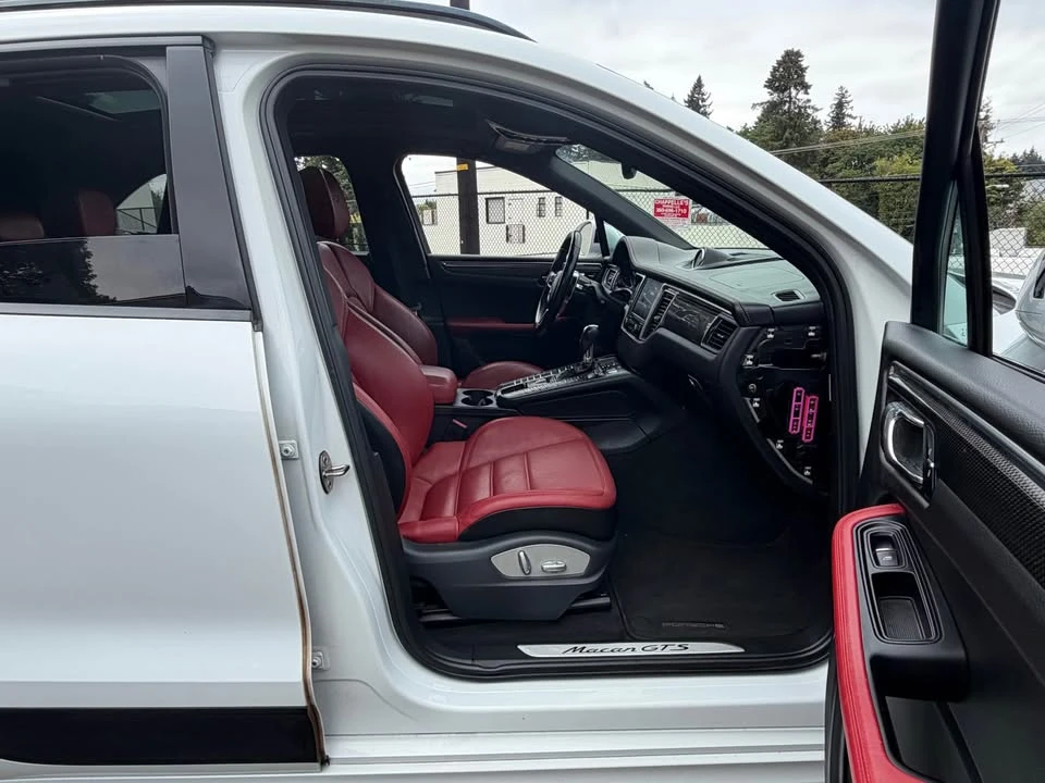 2017 Porsche Macan - Image 11 of 19