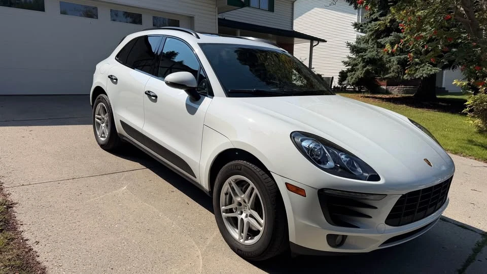 2017 Porsche Macan - Image 2 of 7