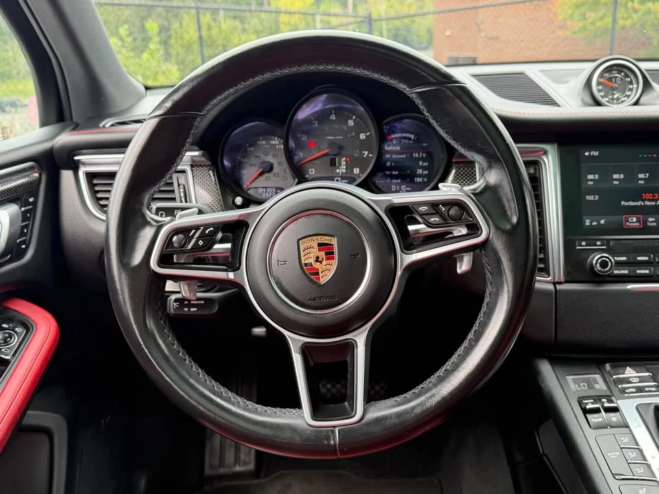 2017 Porsche Macan - Image 15 of 19