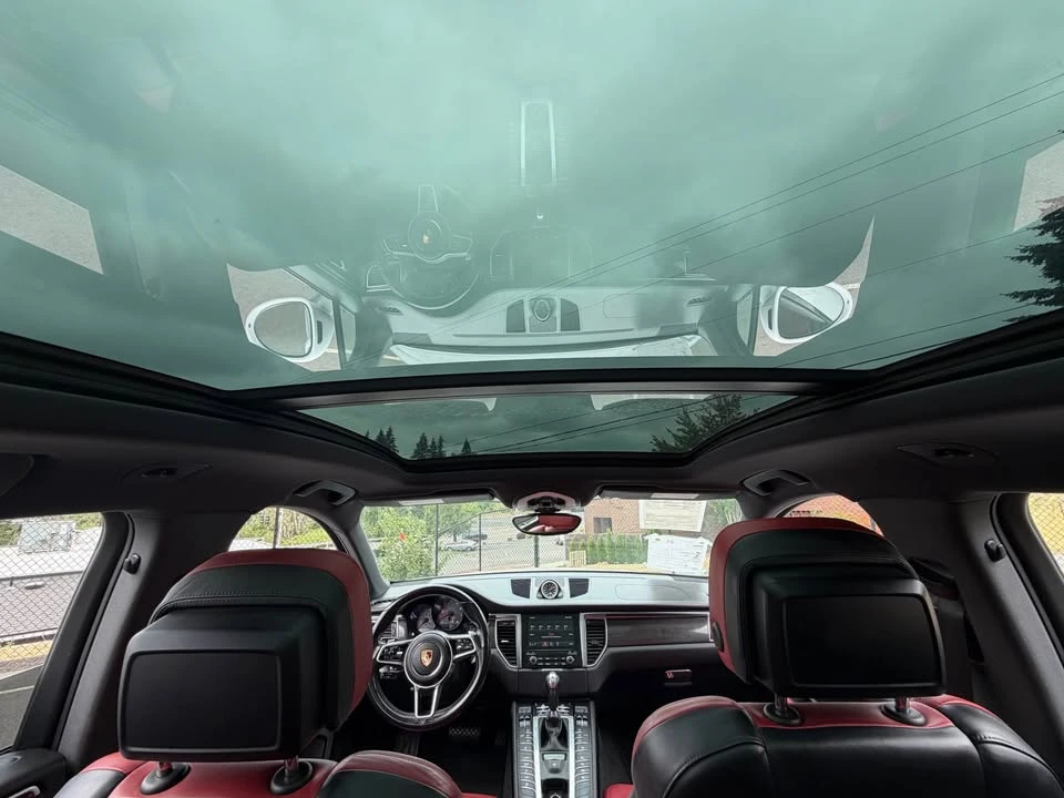 2017 Porsche Macan - Image 13 of 19