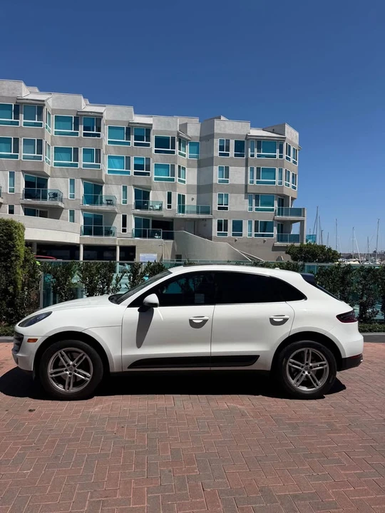 2017 Porsche Macan - Image 2 of 16