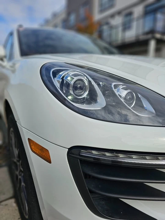 2017 Porsche Macan - Image 14 of 15