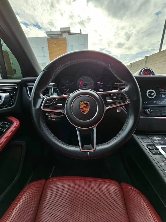 2017 Porsche Macan - Image 7 of 15
