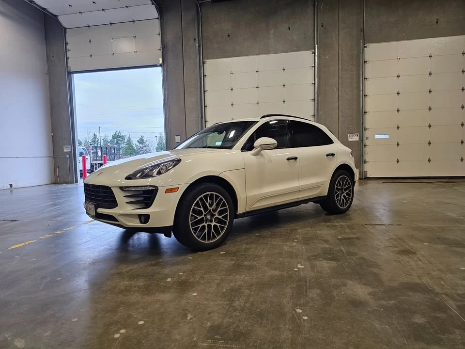 2017 Porsche Macan - Image 2 of 15