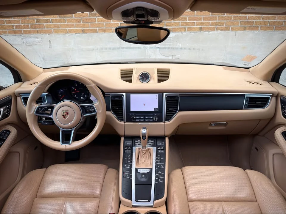 2017 Porsche Macan - Image 15 of 20