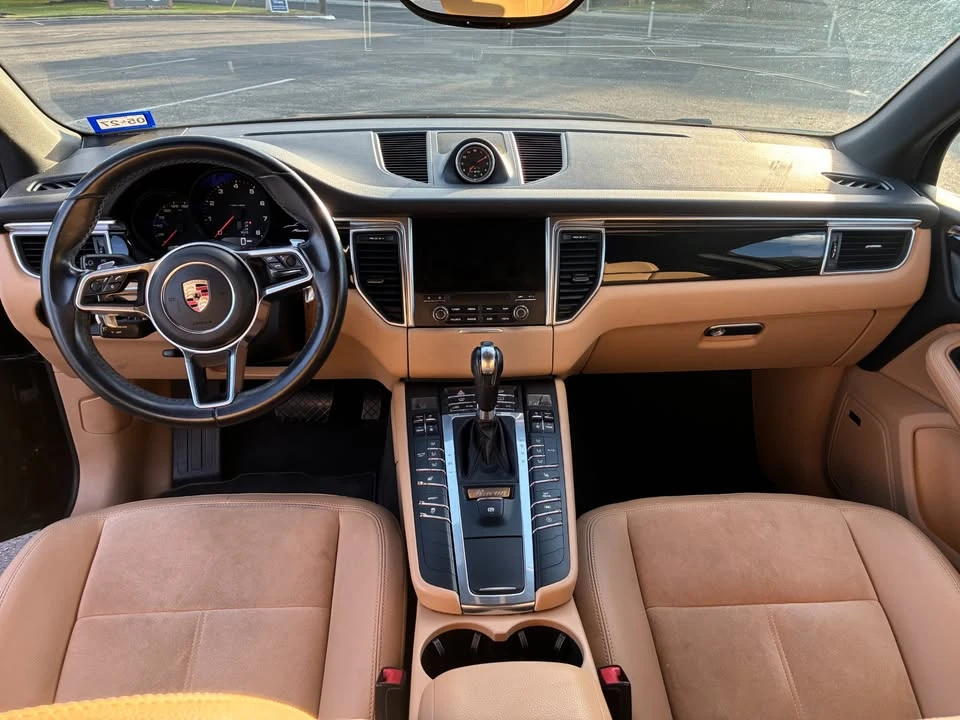 2017 Porsche Macan - Image 2 of 20