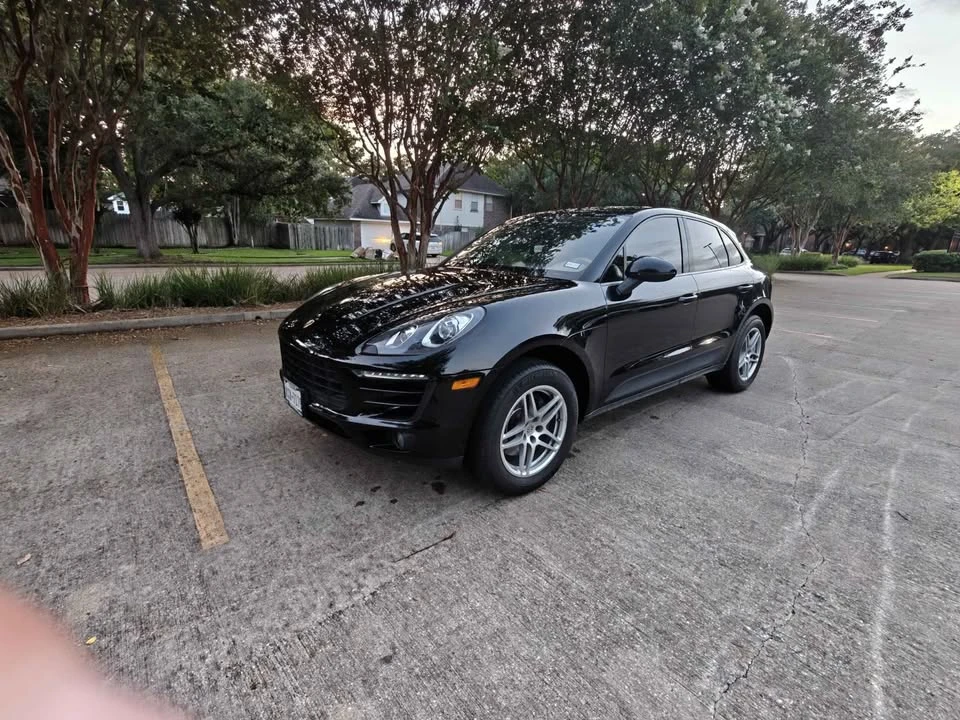 2017 Porsche Macan - Image 2 of 20