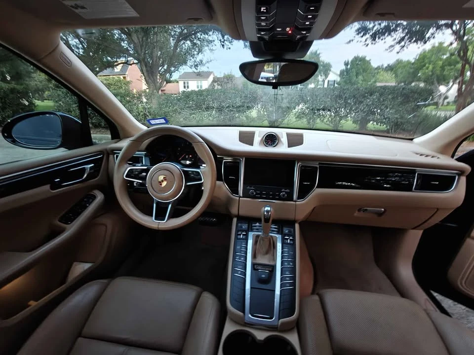 2017 Porsche Macan - Image 17 of 20
