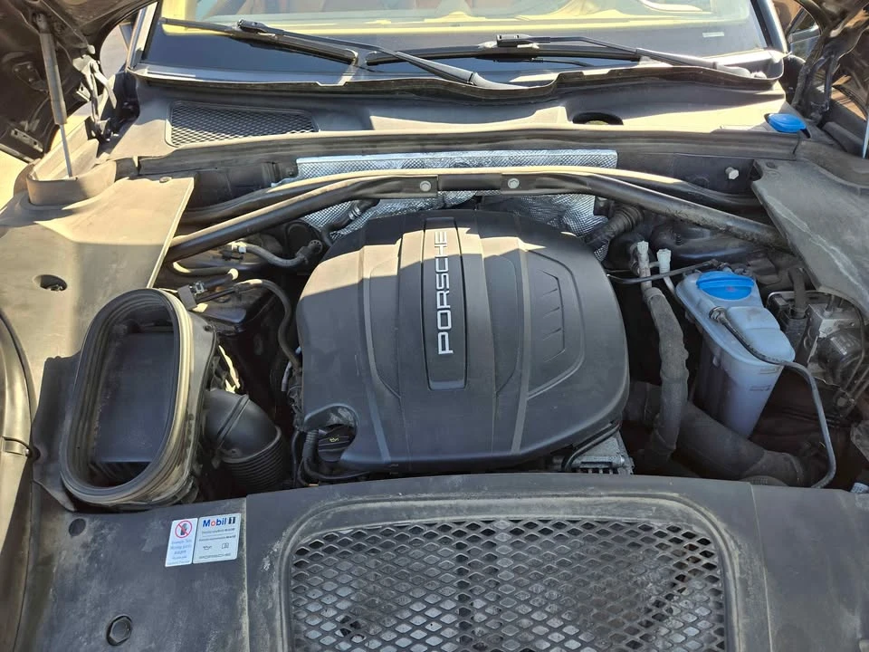 2017 Porsche Macan - Image 19 of 20