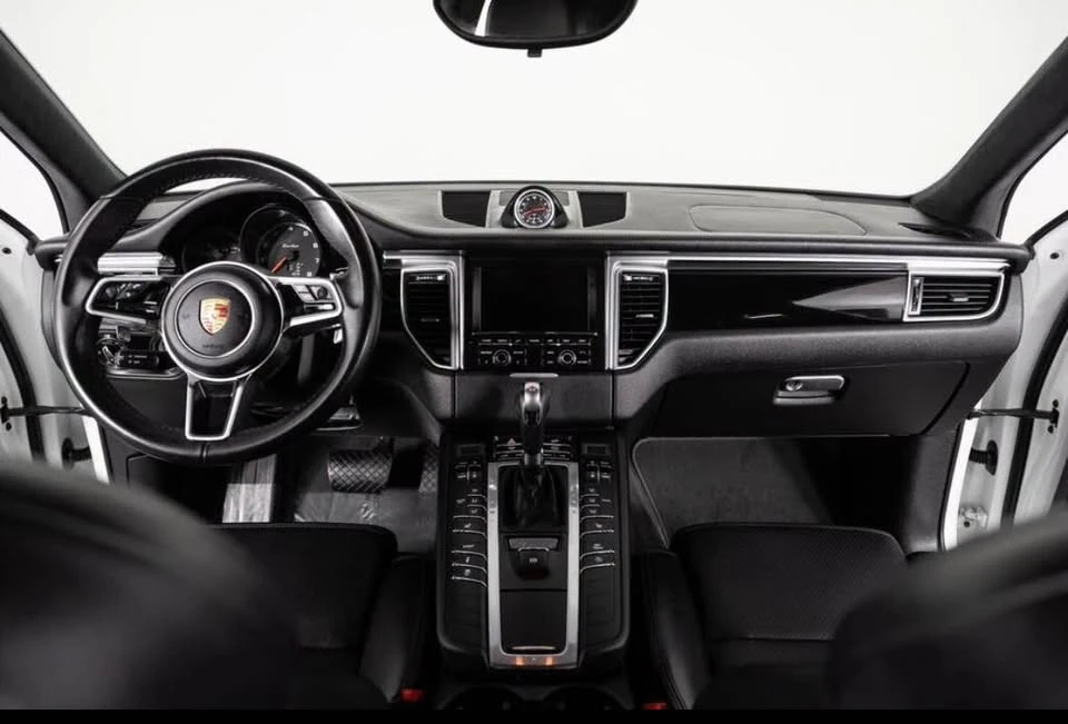 2017 Porsche Macan - Image 12 of 12