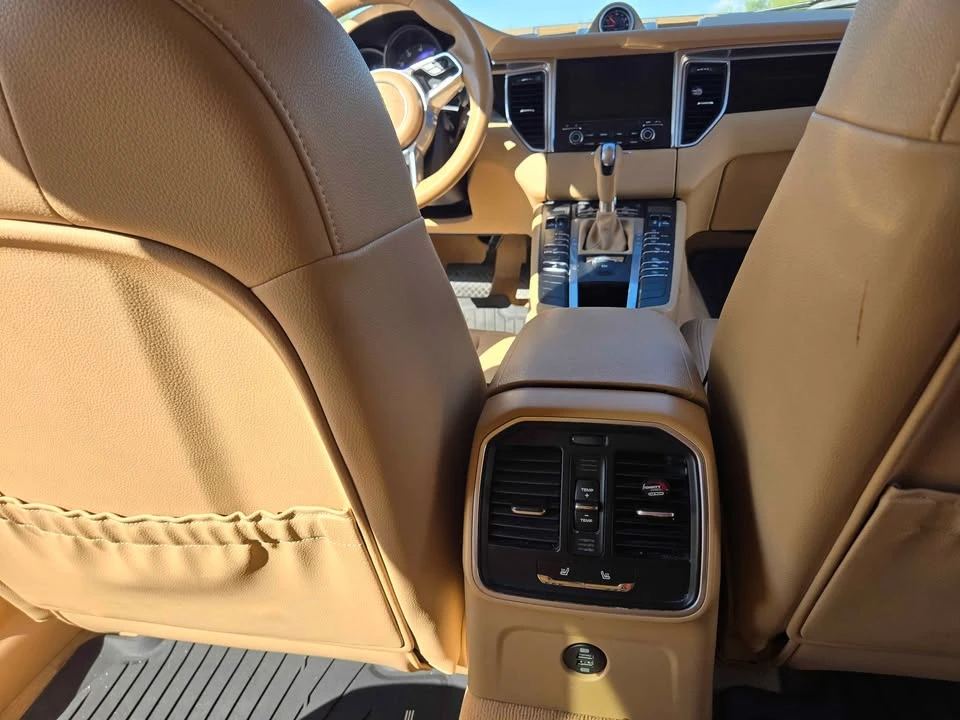 2017 Porsche Macan - Image 17 of 20