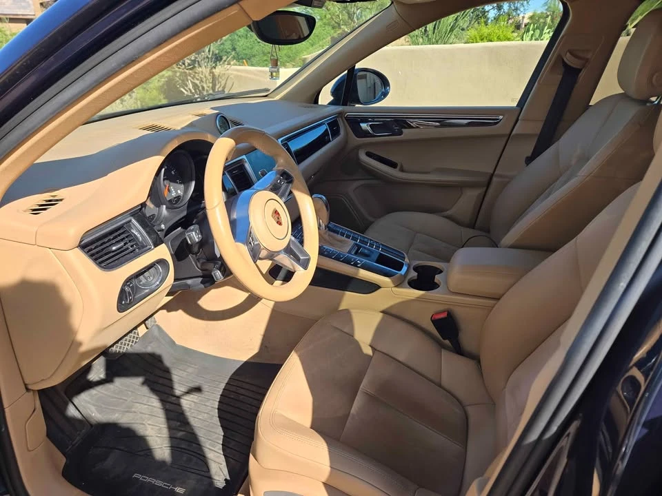 2017 Porsche Macan - Image 11 of 20