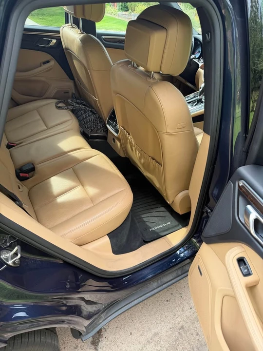 2017 Porsche Macan - Image 19 of 20
