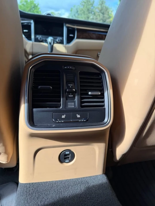 2017 Porsche Macan - Image 16 of 20