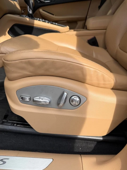 2017 Porsche Macan - Image 14 of 20