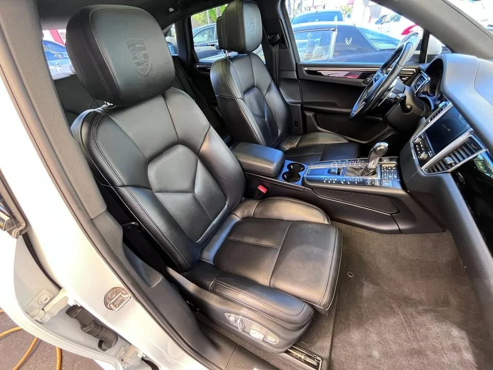 2017 Porsche Macan - Image 13 of 20