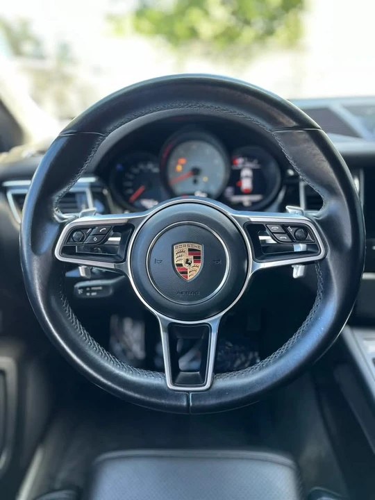 2017 Porsche Macan - Image 19 of 20