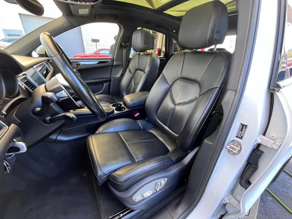 2017 Porsche Macan - Image 10 of 20