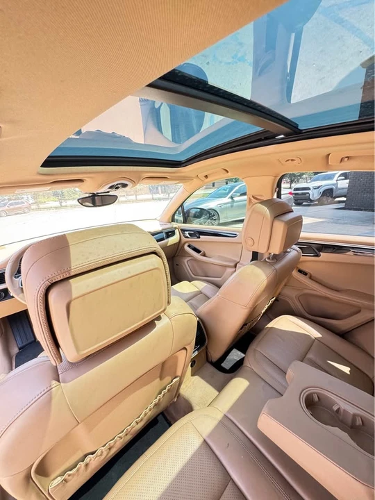 2017 Porsche Macan - Image 13 of 19