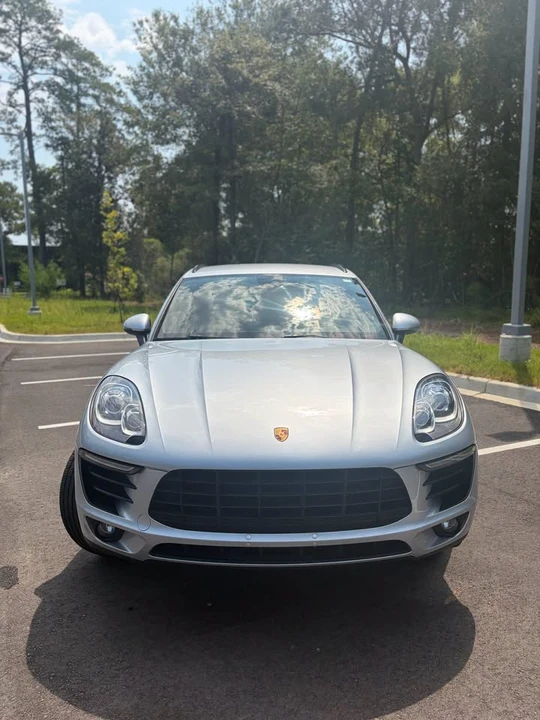 2017 Porsche Macan - Image 8 of 10