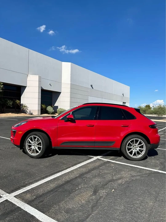 2017 Porsche Macan - Image 2 of 20