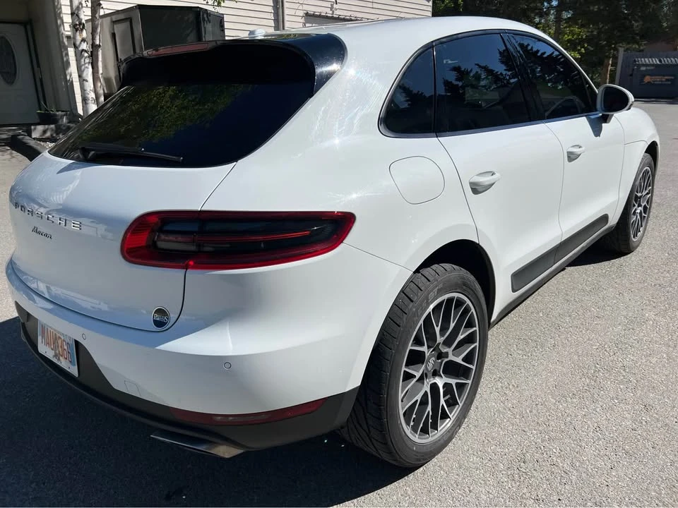 2017 Porsche Macan - Image 2 of 12