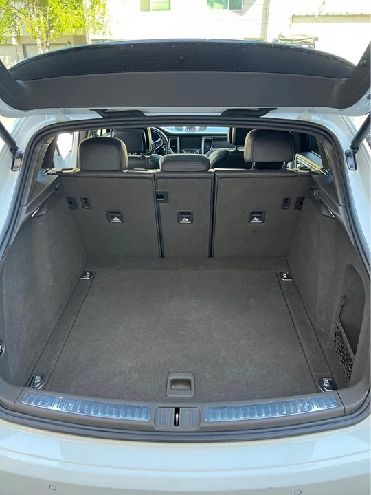 2017 Porsche Macan - Image 7 of 12