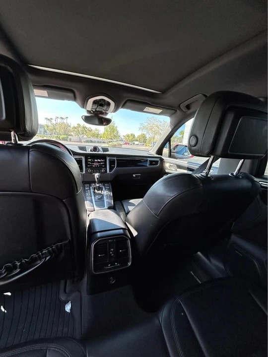 2017 Porsche Macan - Image 19 of 20