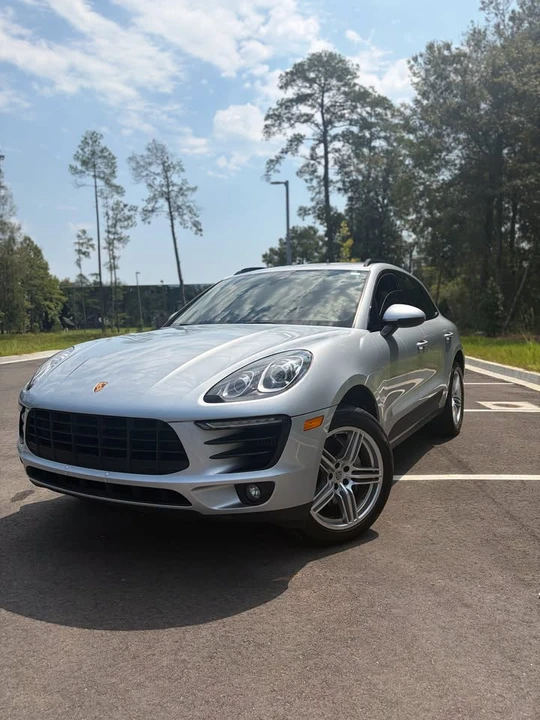 2017 Porsche Macan - Image 9 of 10