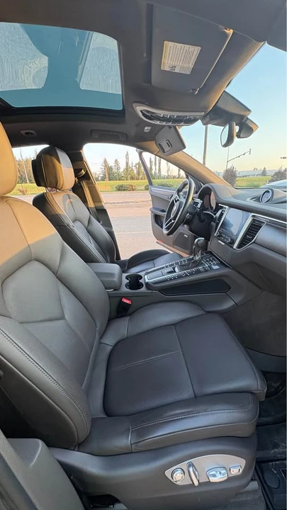 2017 Porsche Macan - Image 9 of 11