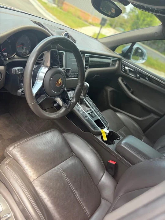 2017 Porsche Macan - Image 11 of 20