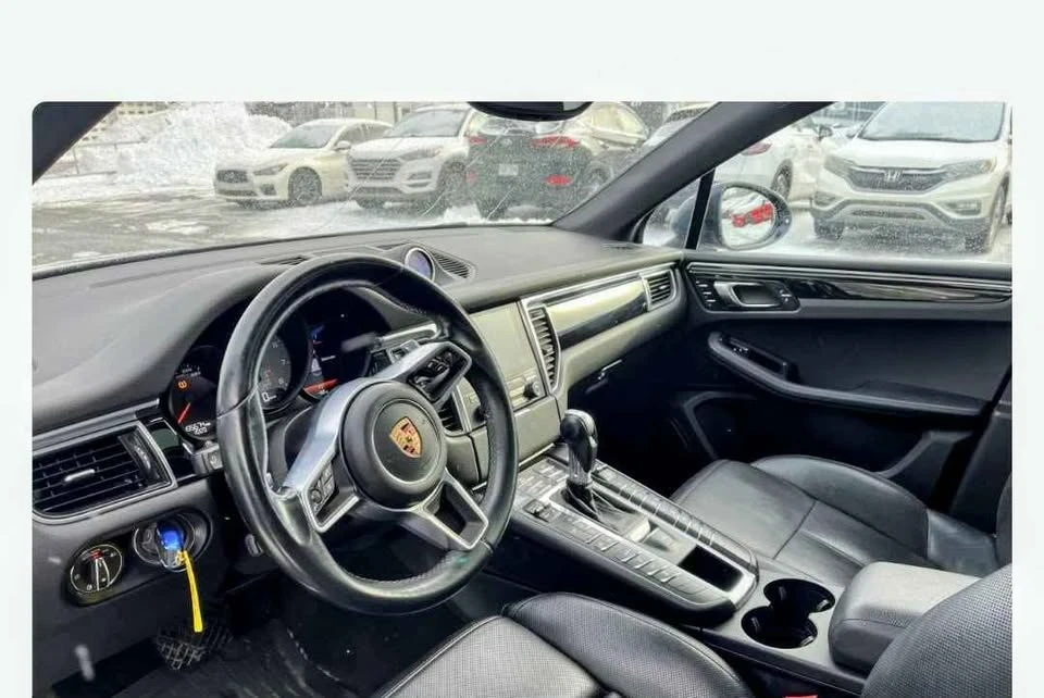 2017 Porsche Macan - Image 7 of 10
