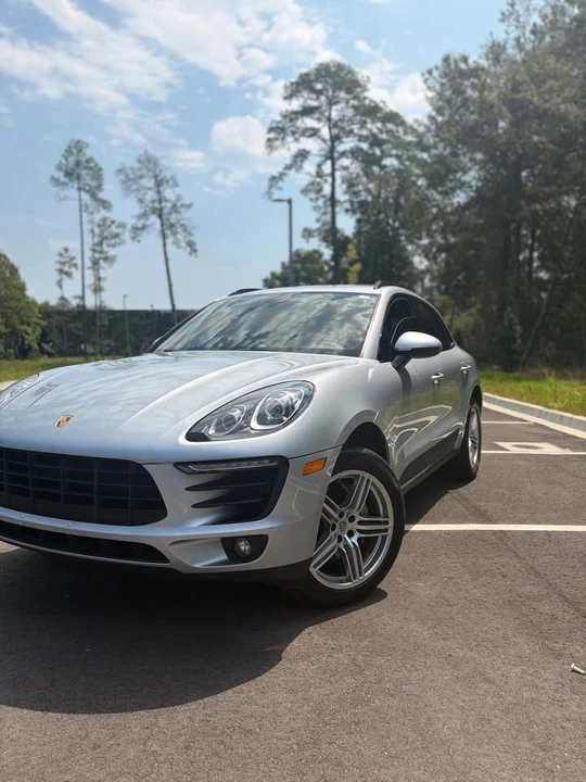 2017 Porsche Macan - Image 2 of 20