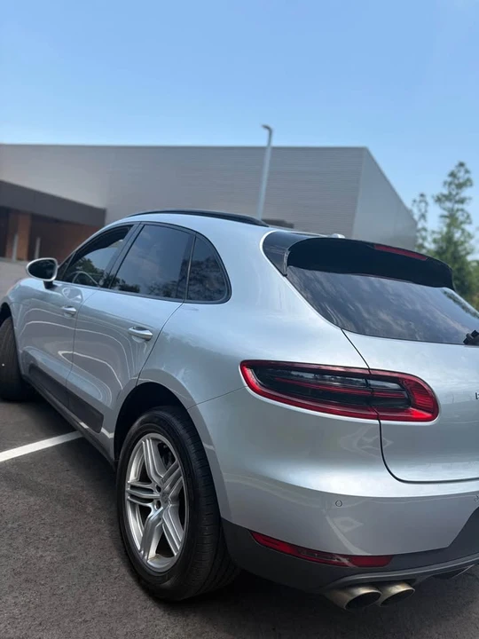 2017 Porsche Macan - Image 9 of 20
