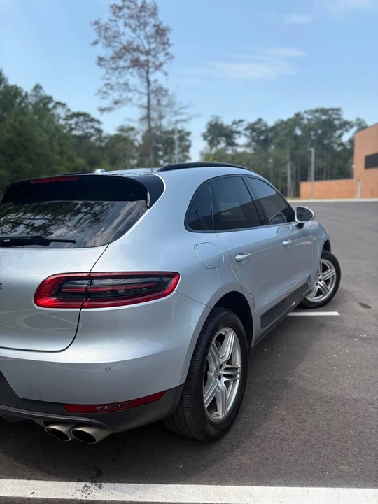 2017 Porsche Macan - Image 7 of 20
