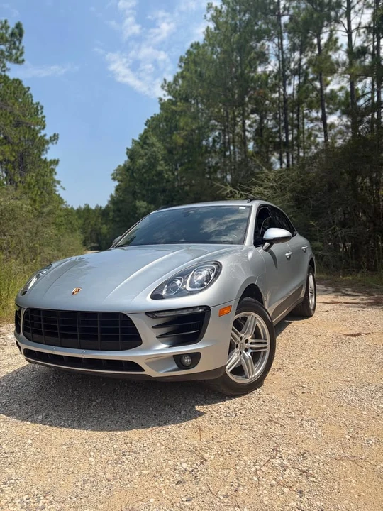 2017 Porsche Macan - Image 16 of 20