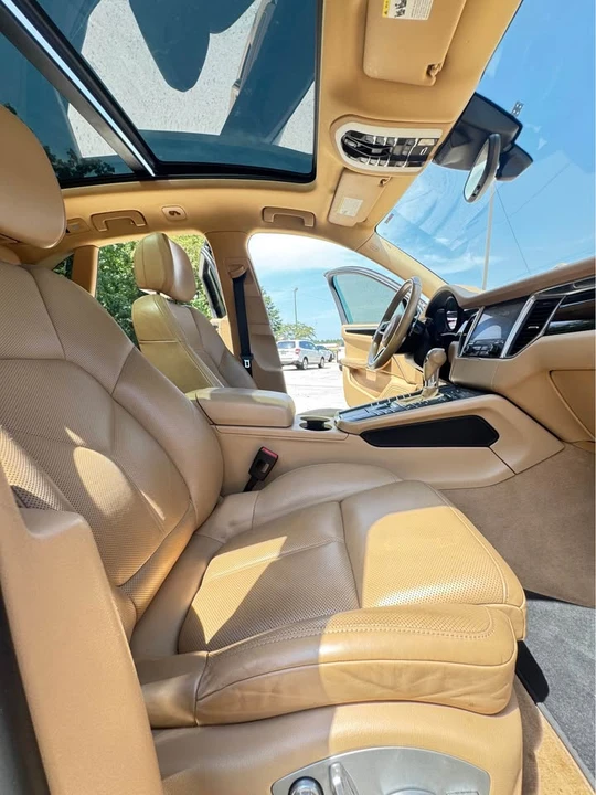 2017 Porsche Macan - Image 18 of 19