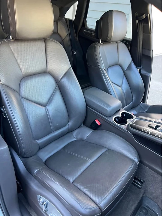 2017 Porsche Macan - Image 11 of 12