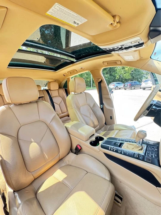 2017 Porsche Macan - Image 19 of 19