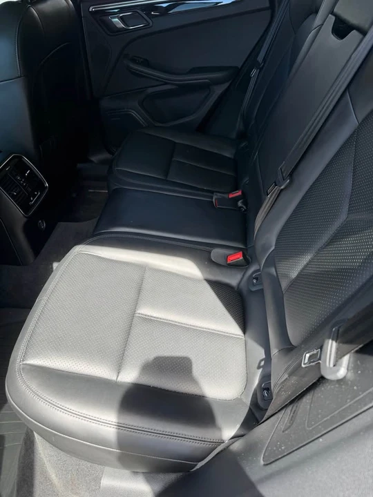 2017 Porsche Macan - Image 6 of 7