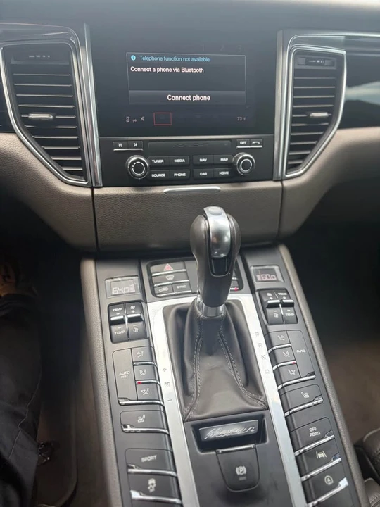 2017 Porsche Macan - Image 10 of 20