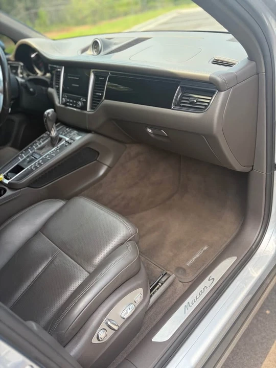2017 Porsche Macan - Image 5 of 20