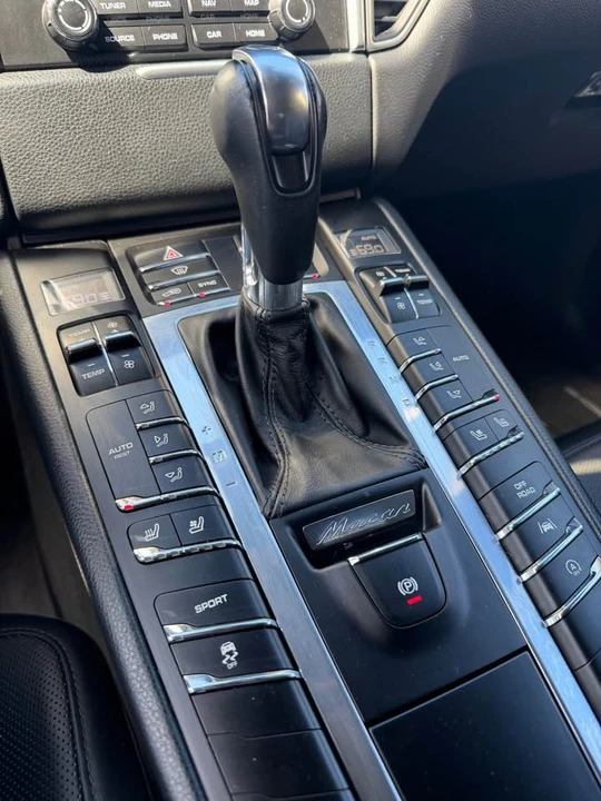 2017 Porsche Macan - Image 7 of 7