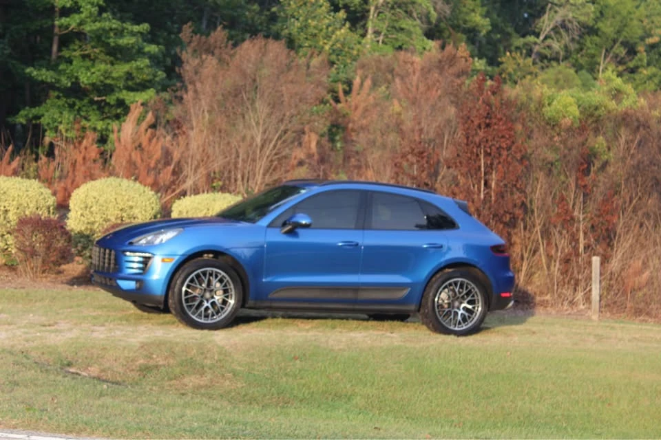 2017 Porsche Macan - Image 11 of 20