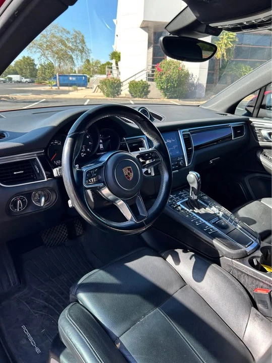 2017 Porsche Macan - Image 10 of 20