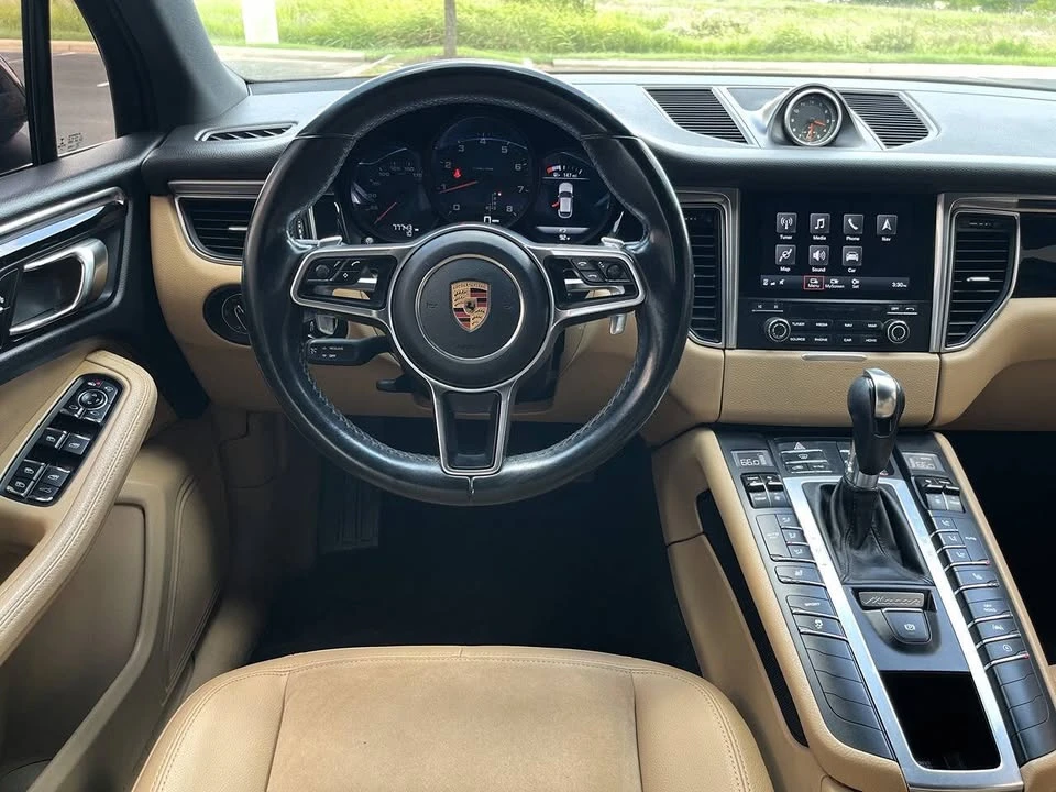 2017 Porsche Macan - Image 18 of 18